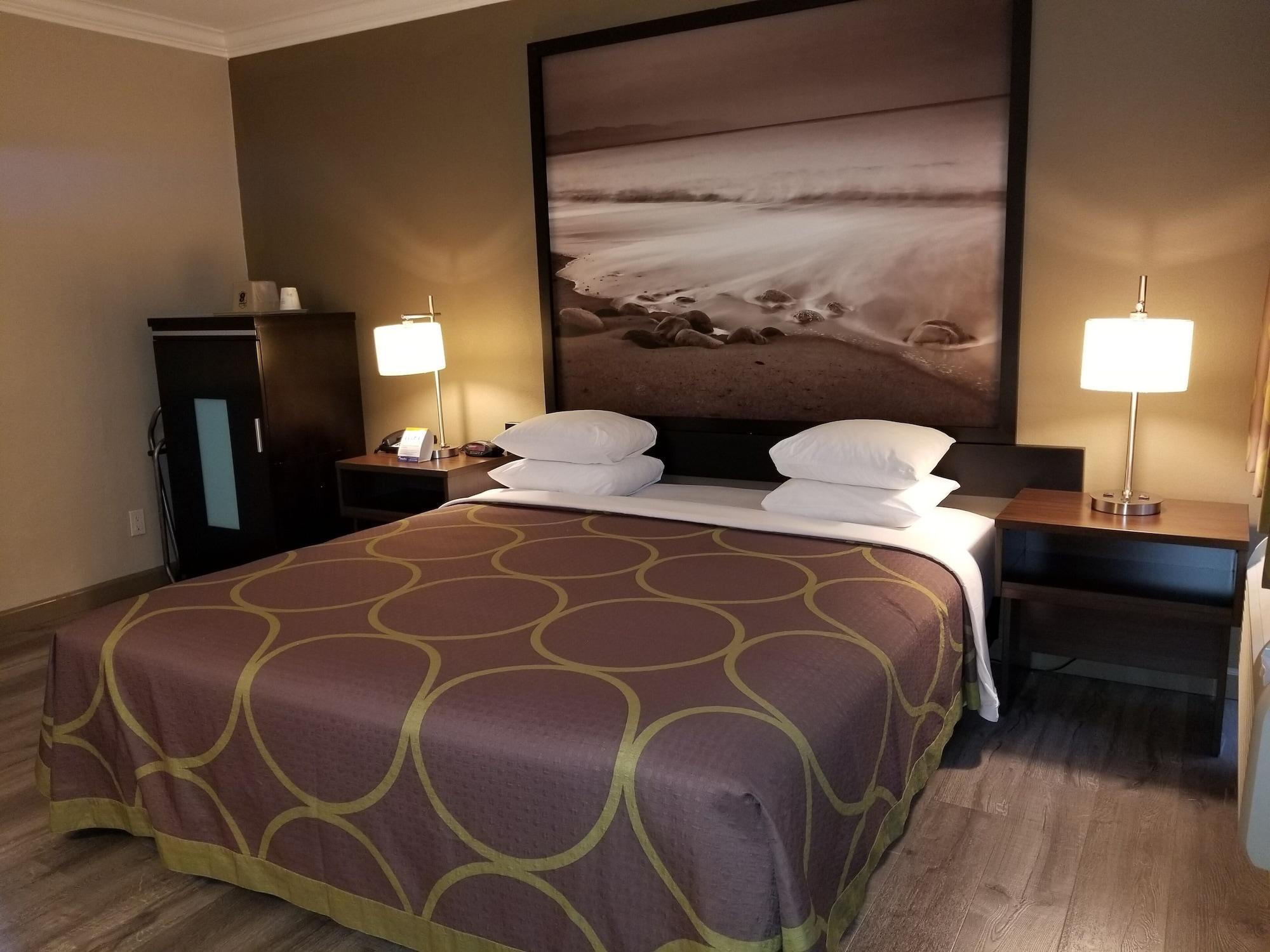 Super 8 By Wyndham Los Angeles-culver City Area Los Angeles
