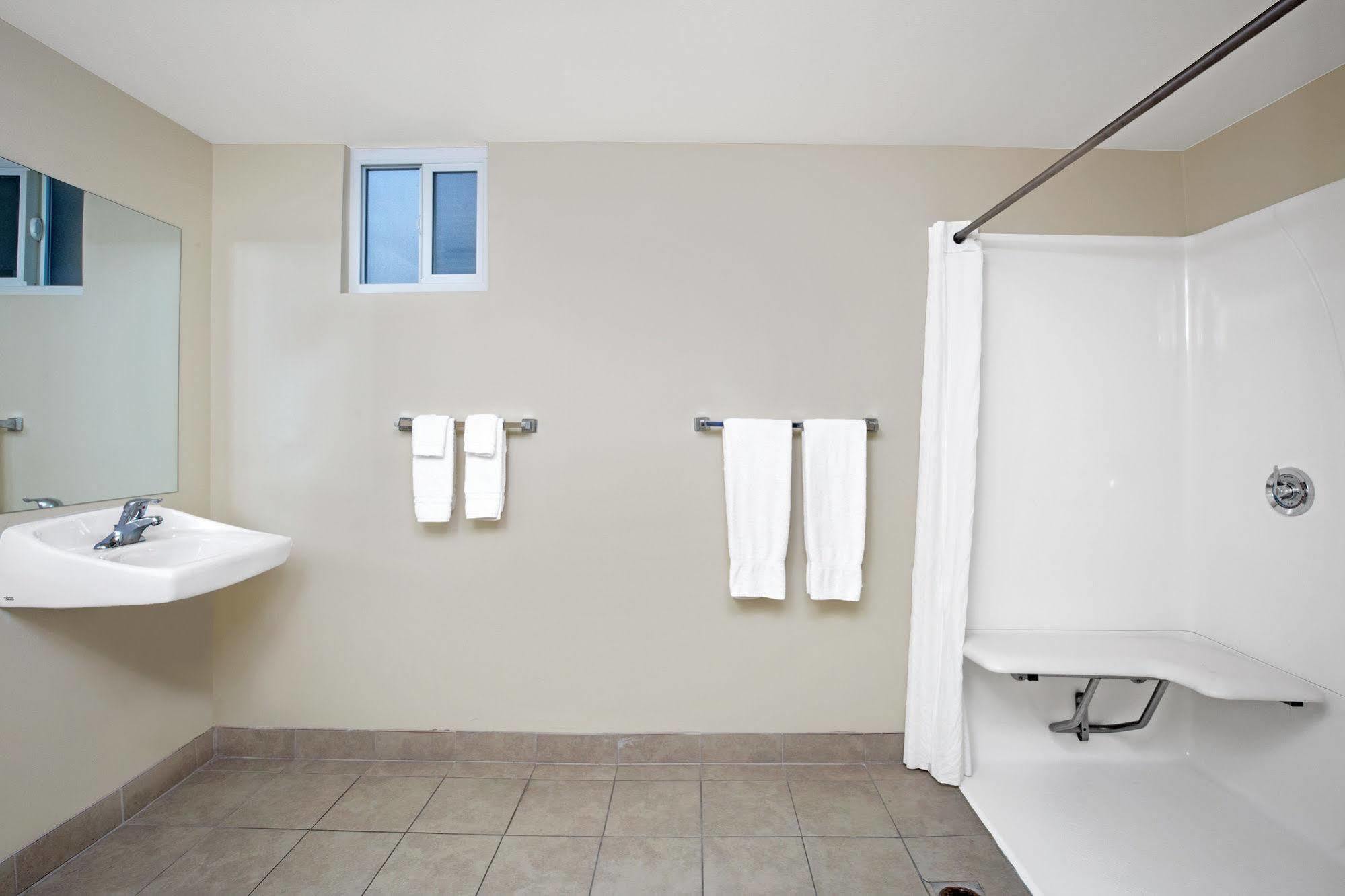 Super 8 By Wyndham Angeles-culver Area Los Ángeles
